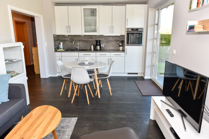 Ferienwohnung Luv un Lee - Küche und Wohnzimmer
